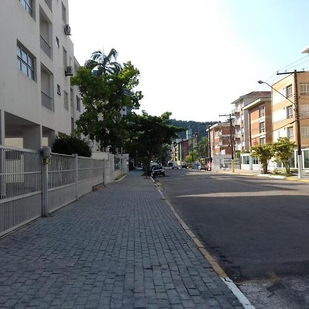 A 250M Da Praia Da Enseada Guarujá Exteriör bild